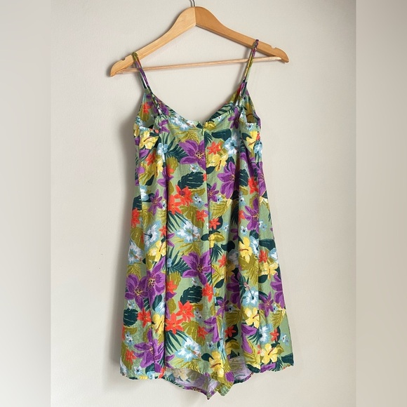 LUSH Tropical Print Twist Front Romper Size L - Picture 5 of 12